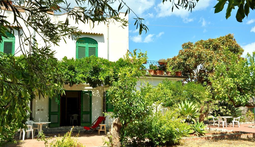 Seafront Apartments Garden House Taormina Room photo